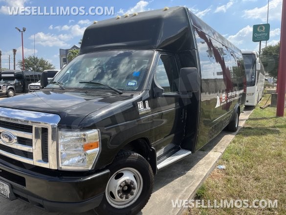 2016 Federal Coach Ford E450 Executive Shuttle