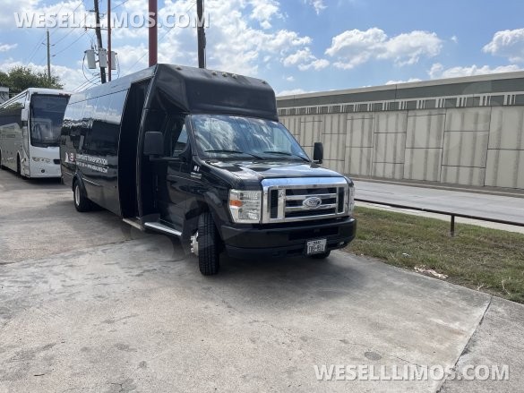 2016 Federal Coach Ford E450 Executive Shuttle