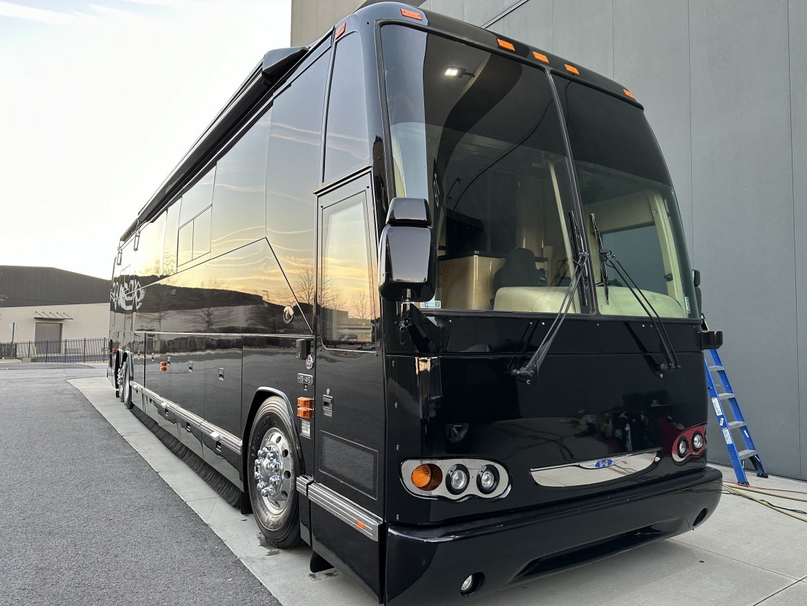 Limo Bus for sale: 2004 Prevost H345MH 45&quot; by Featherlite
