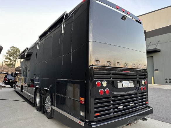 2004 Featherlite Prevost H345MH Limo Bus (REDUCED $100K)