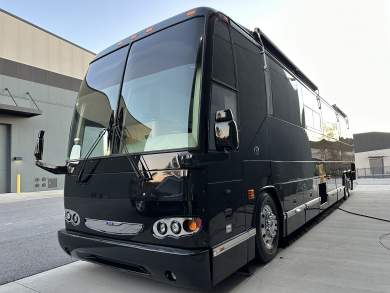 2004 Featherlite Prevost H345MH Limo Bus (REDUCED $100K)