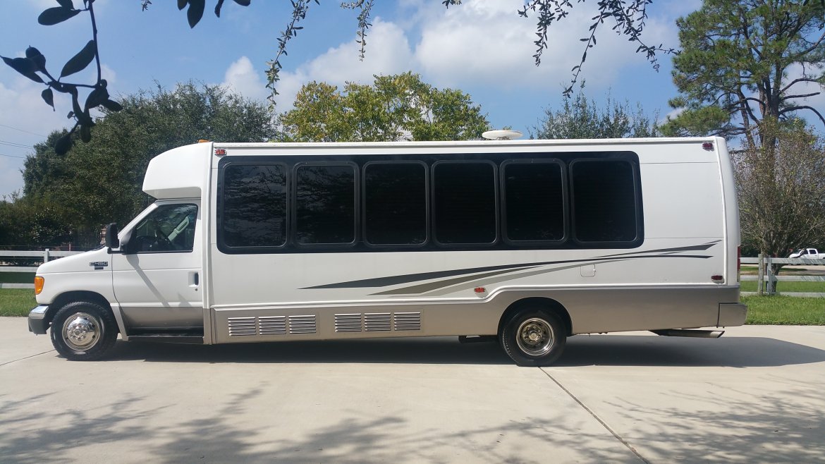 Photo of Limo Bus for sale: 2005 Ford E 450 28&quot; by Krystal