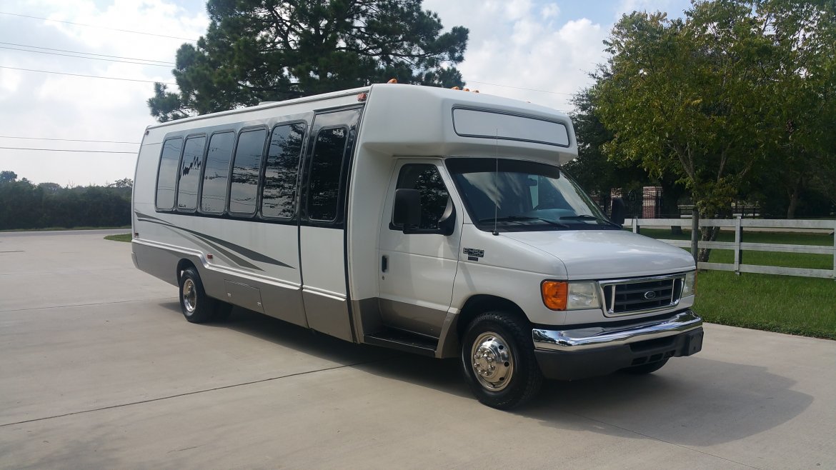 Photo of Limo Bus for sale: 2005 Ford E 450 28&quot; by Krystal