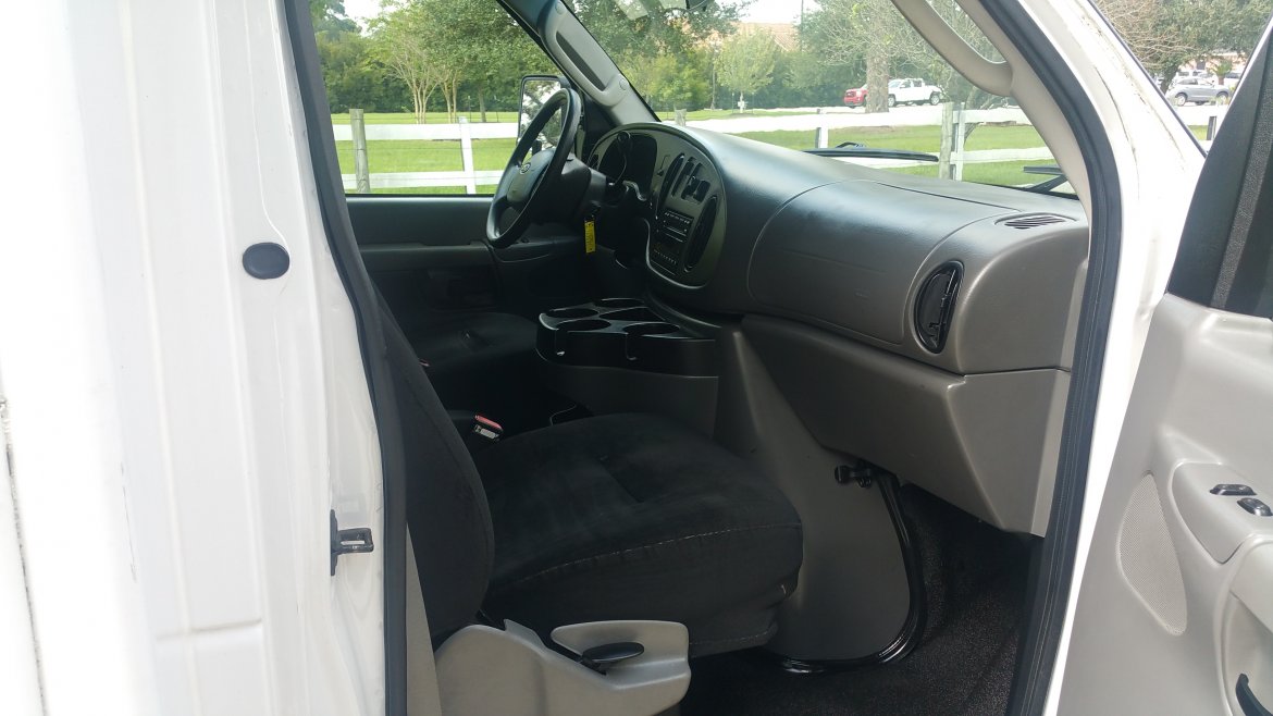 Photo of Limo Bus for sale: 2005 Ford E 450 28&quot; by Krystal