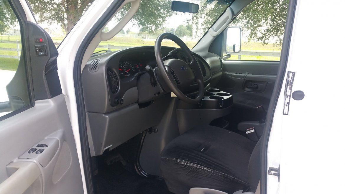 Photo of Limo Bus for sale: 2005 Ford E 450 28&quot; by Krystal