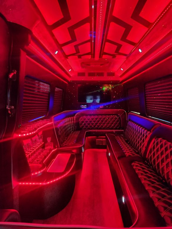 2023 Mercedes-Benz 3500 Sprinter for Sale in Fontana, CA - Photo 2