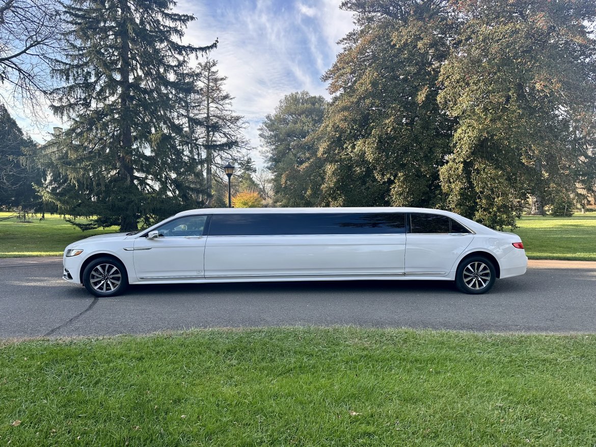Limousine for Sale in Morganville, NJ - Photo 17