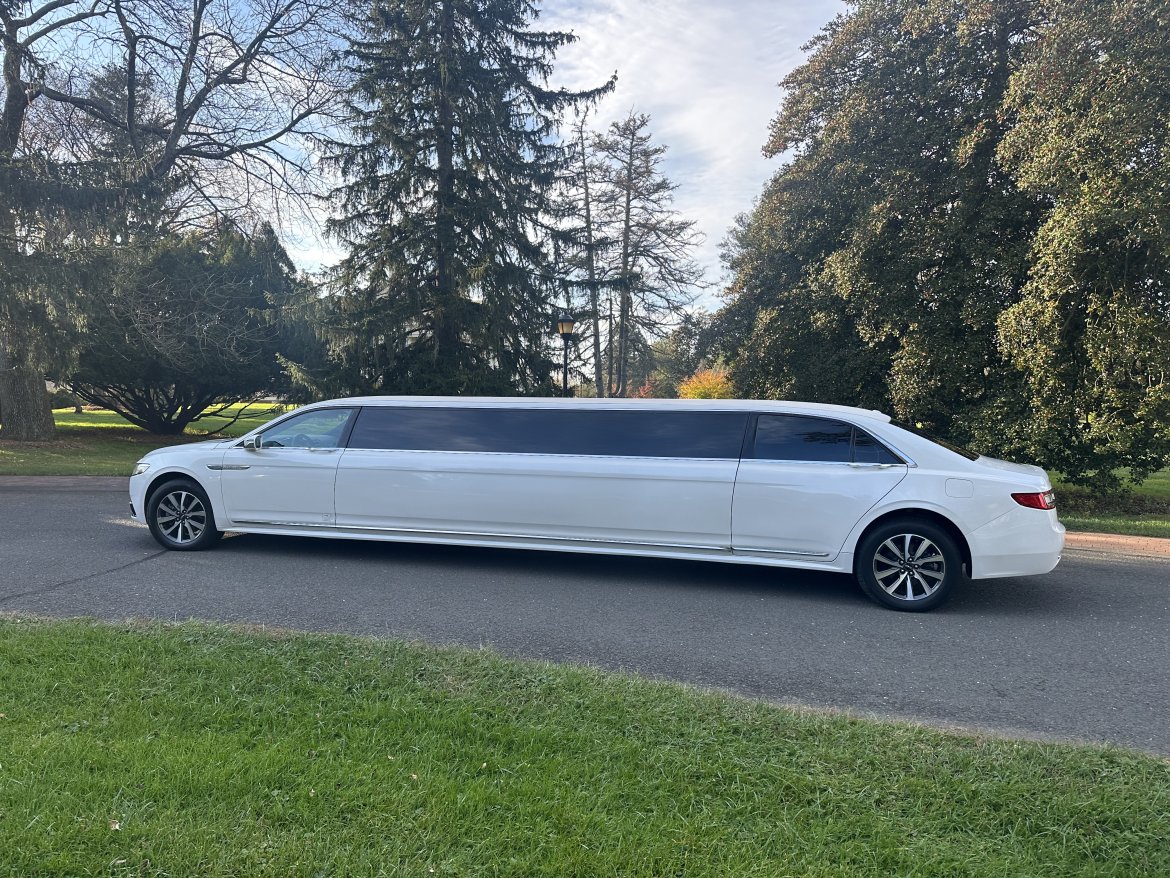 Limousine for Sale in Morganville, NJ - Photo 19