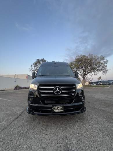 2024 Platinum Big Toys Mercedes-Benz 14px Limo Sprinter Sprinter