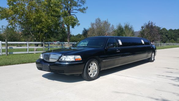 2009 Lincoln TownCar Limousine for Sale in Houston, TX - Main Photo
