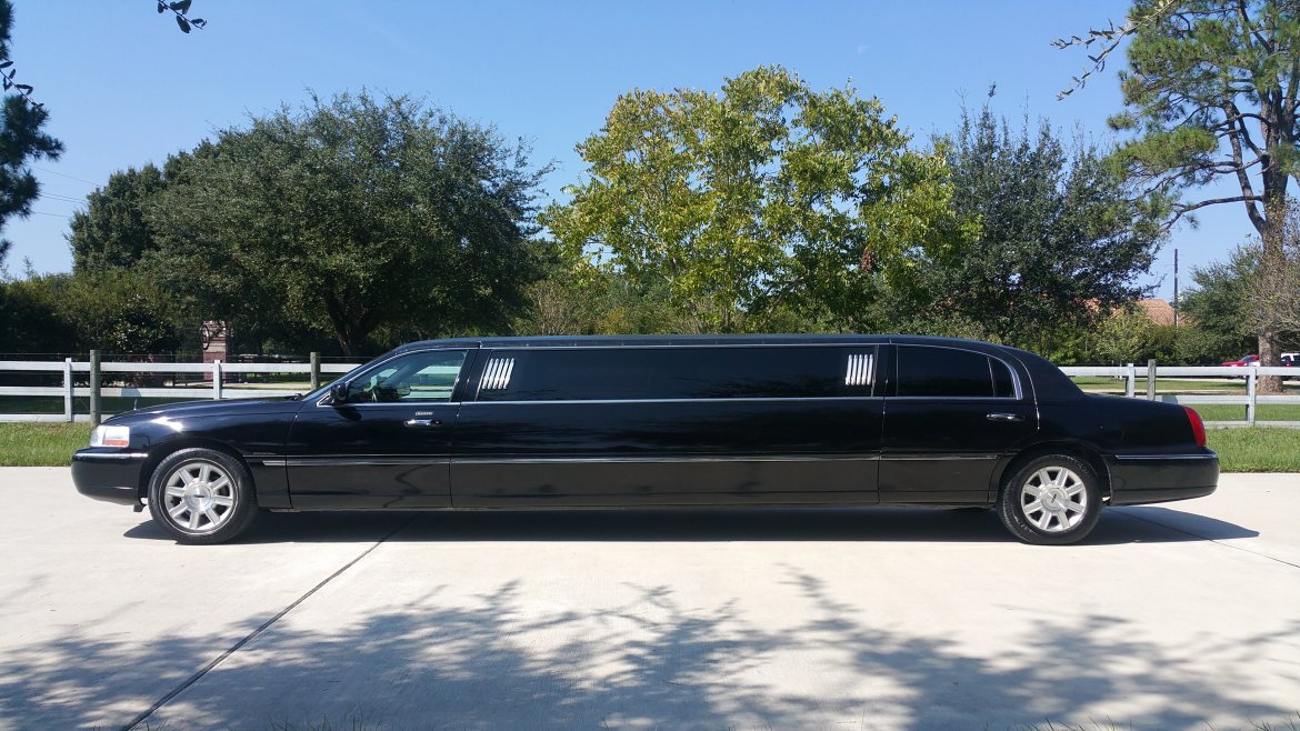 Photo of Limousine for sale: 2009 Lincoln TownCar 120" by Krystal