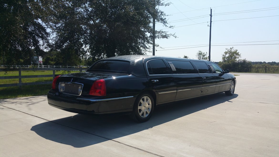 Photo of Limousine for sale: 2009 Lincoln TownCar 120" by Krystal