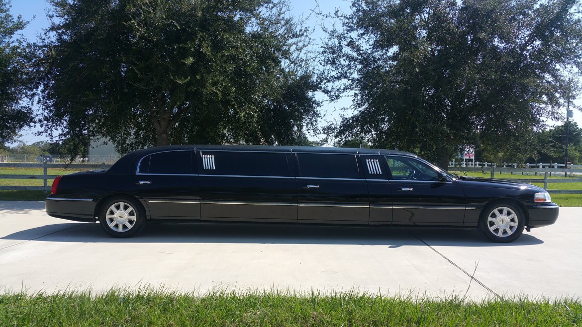Photo of Limousine for sale: 2009 Lincoln TownCar 120" by Krystal