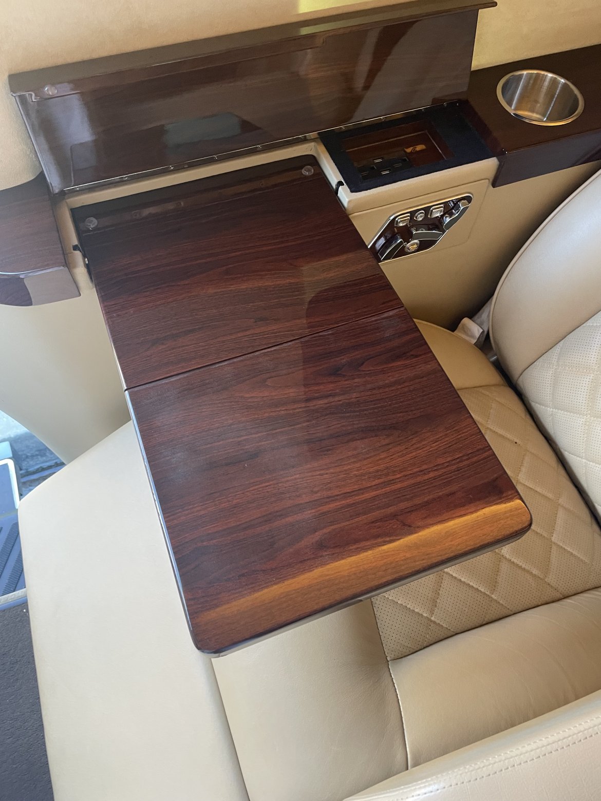CEO SUV Mobile Office for Sale in Laguna Niguel, CA - Photo 10