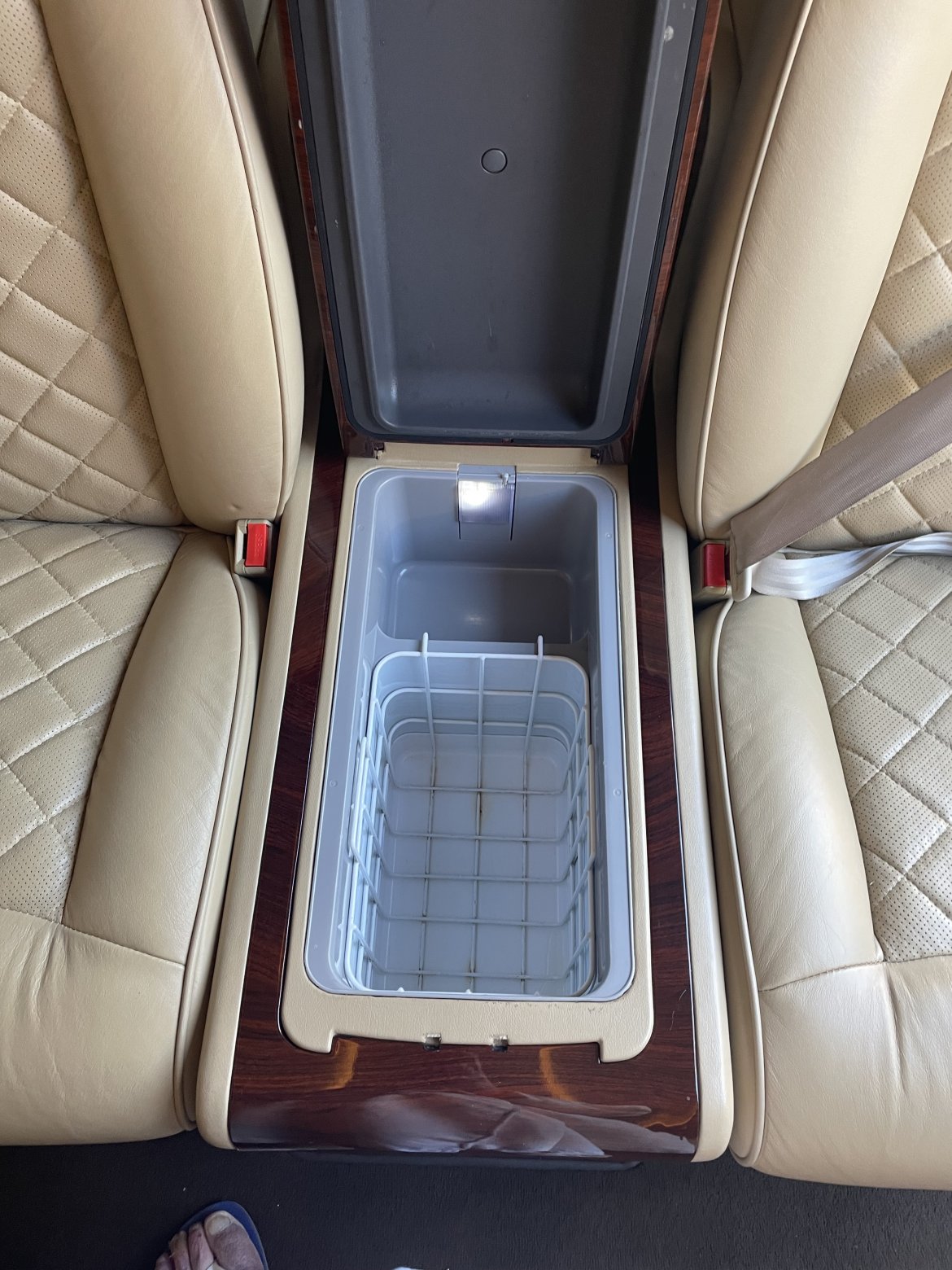 CEO SUV Mobile Office for Sale in Laguna Niguel, CA - Photo 11