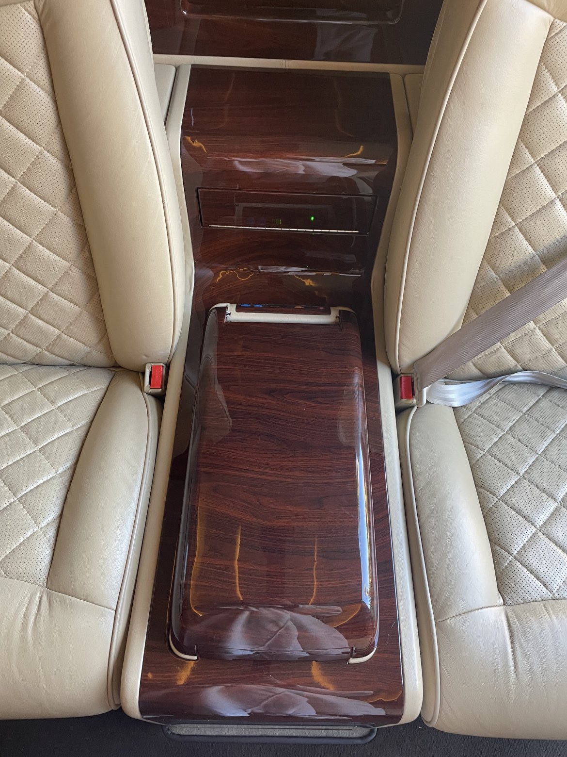 CEO SUV Mobile Office for Sale in Laguna Niguel, CA - Photo 12