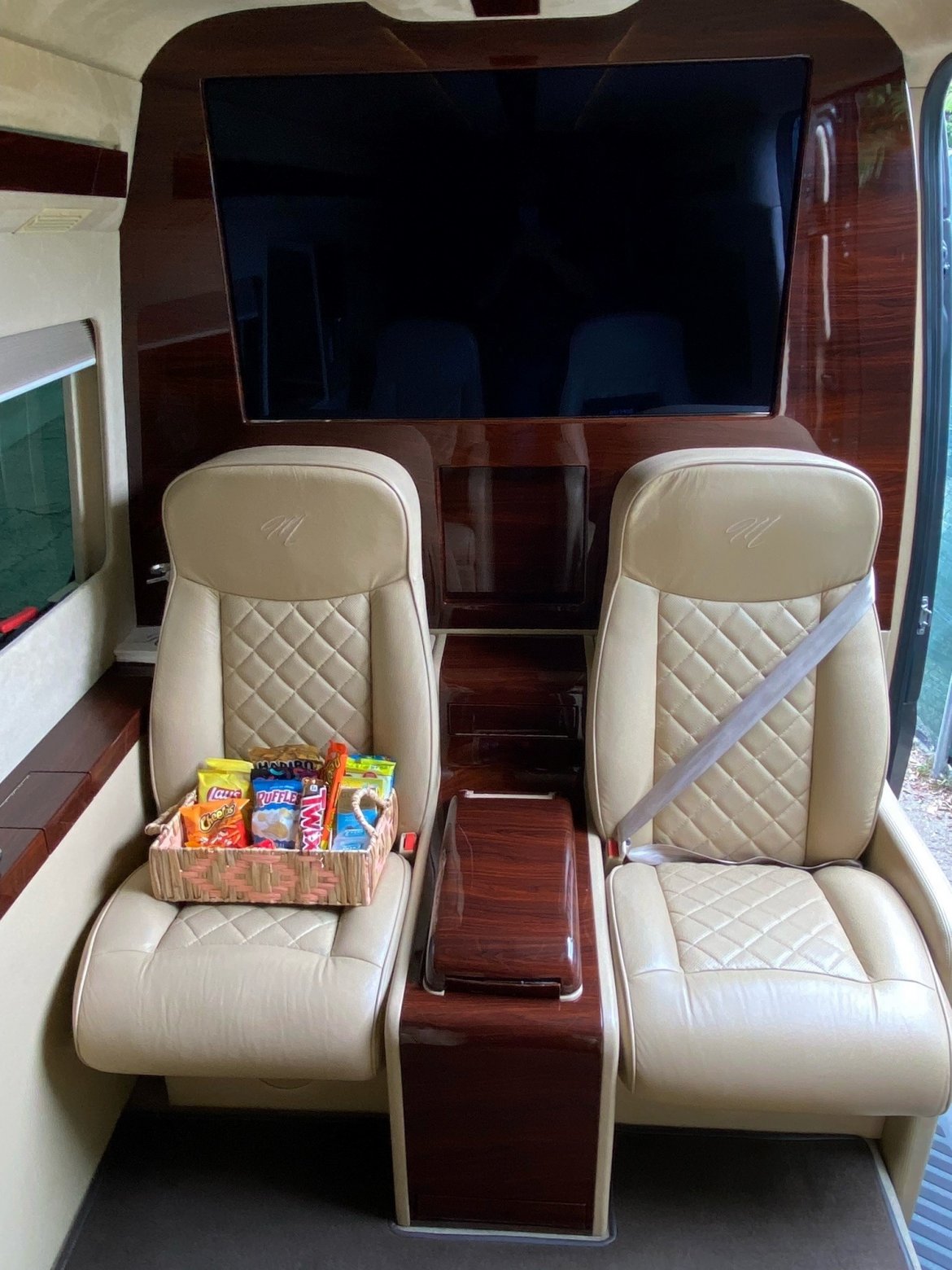 CEO SUV Mobile Office for Sale in Laguna Niguel, CA - Photo 14