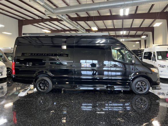2023 Mercedes-Benz Avenger Sprinter for Sale in Cypress, TX - Photo 2