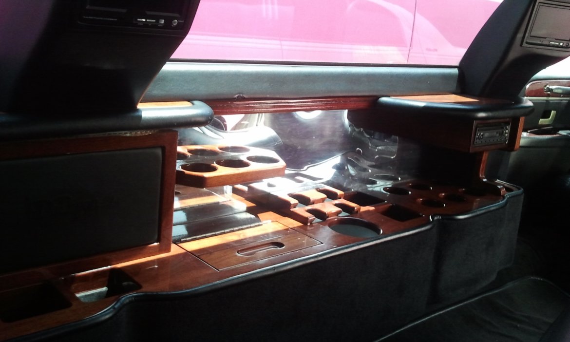 Photo of Limousine for sale: 2005 Lincoln Towncar 120&quot;