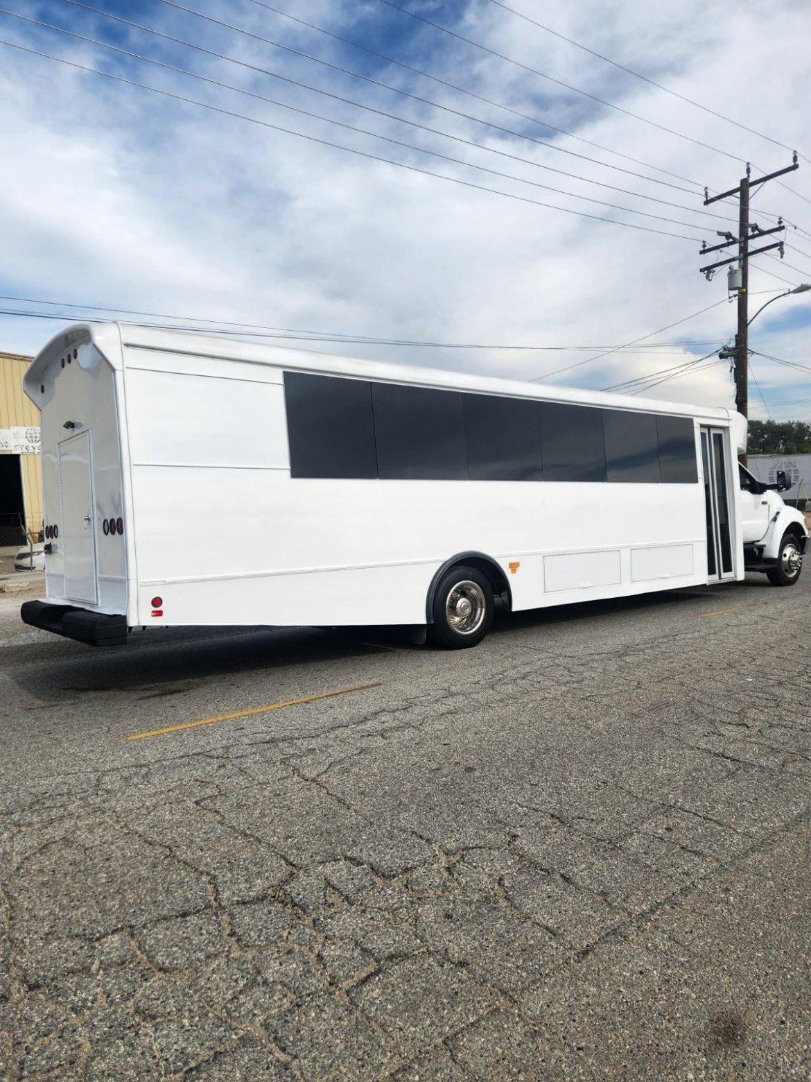 Limo Bus for sale: 2015 Ford F650