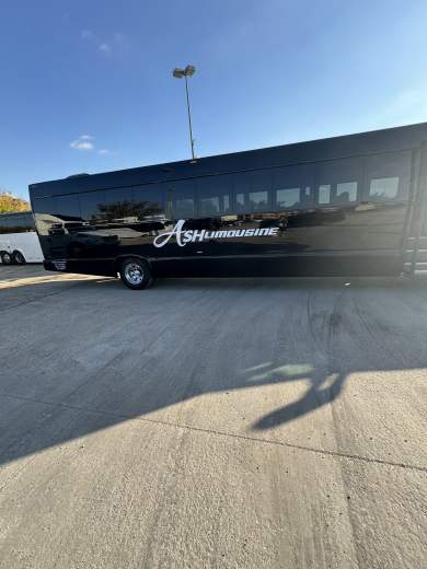 2013 Ford F750 tiffany shuttle Shuttle Bus for Sale in Dallas, Texas, US - Photo 4