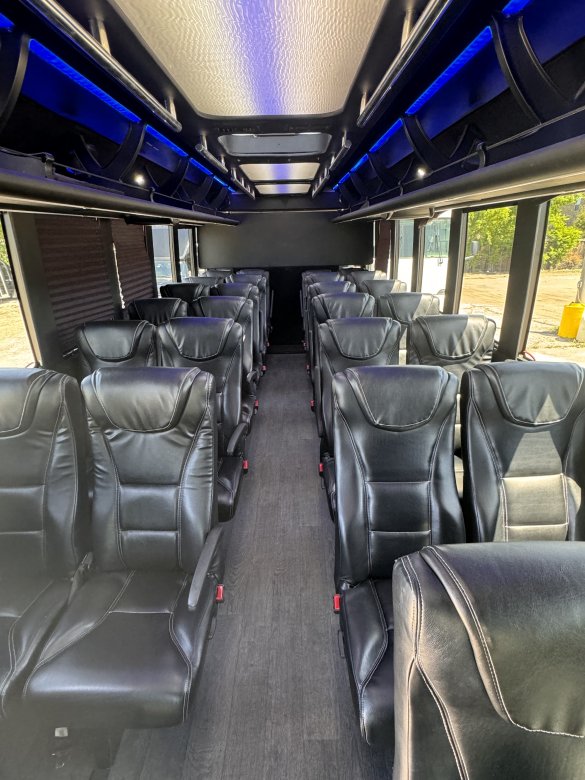 2018 Tiffany  Ford F550 Shuttle Bus