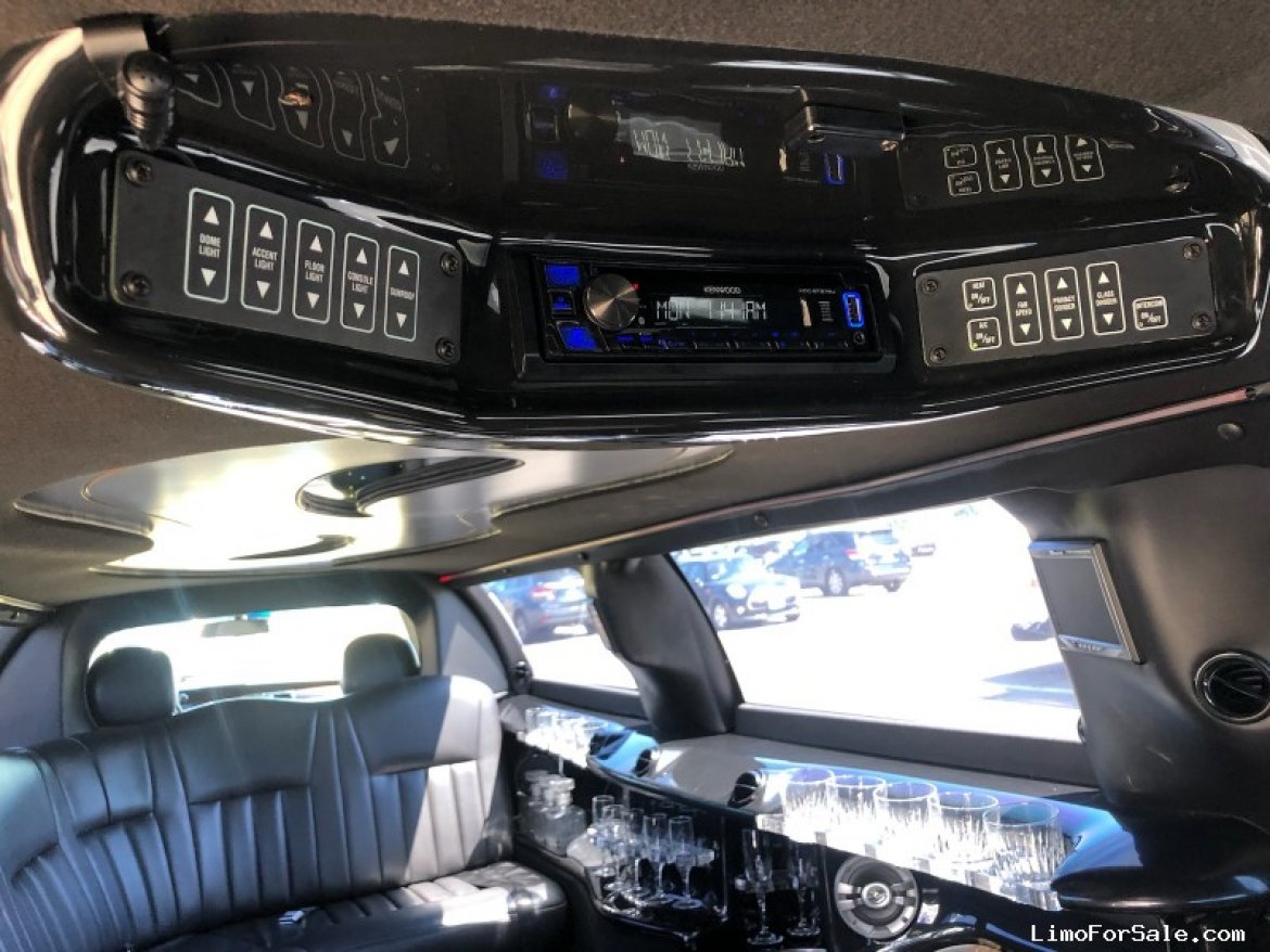 Used 2007 Lincoln Town Car Limousine for sale in Scituate, MA WS16995