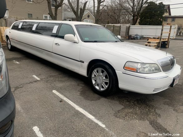 2007 Lincoln Town Car Limousine Limousine for Sale in Scituate, MA - Main Photo