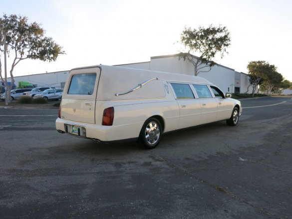 2005 Federal Coach Cadillac Deville 6-Door Stretch Hearse