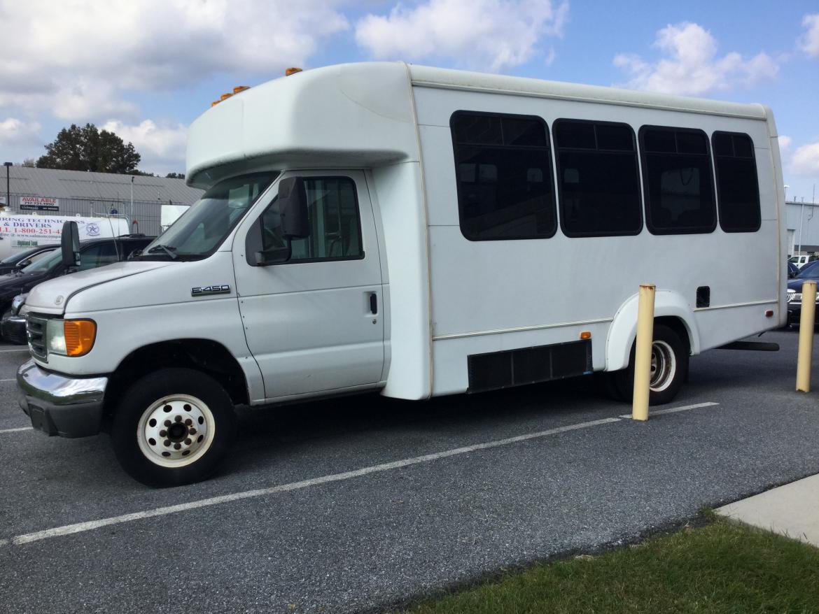 Sprinter for sale: 2006 Ford E450 by Elkhart Coach