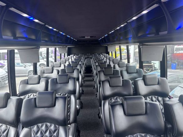 2013 Ford F-650 GM40 Executive Shuttle for Sale in Anaheim, CA - Photo 3