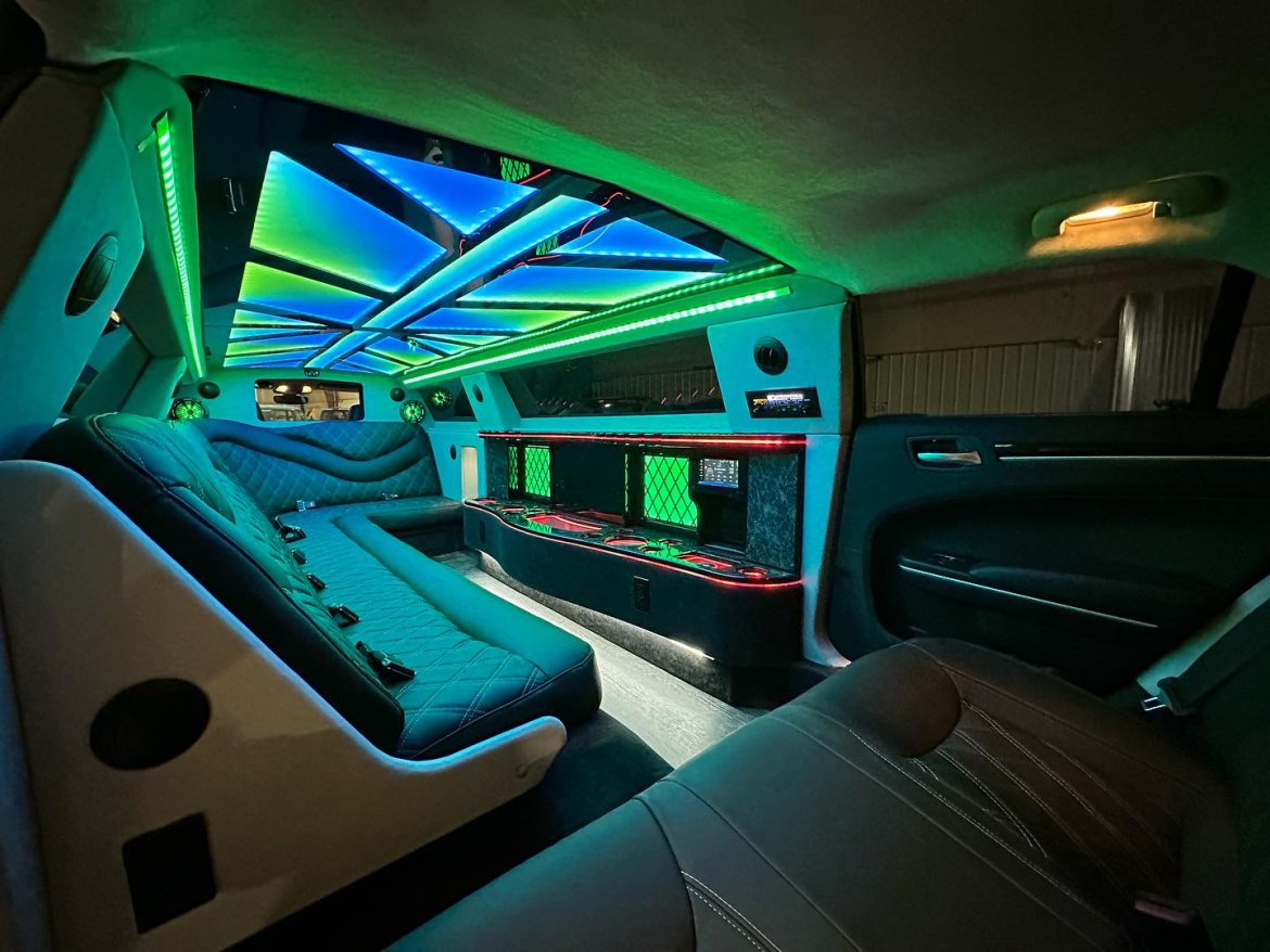 Limousine for Sale in Springfield, MO - Photo 2