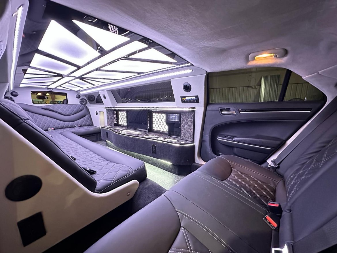 Limousine for Sale in Springfield, MO - Photo 3