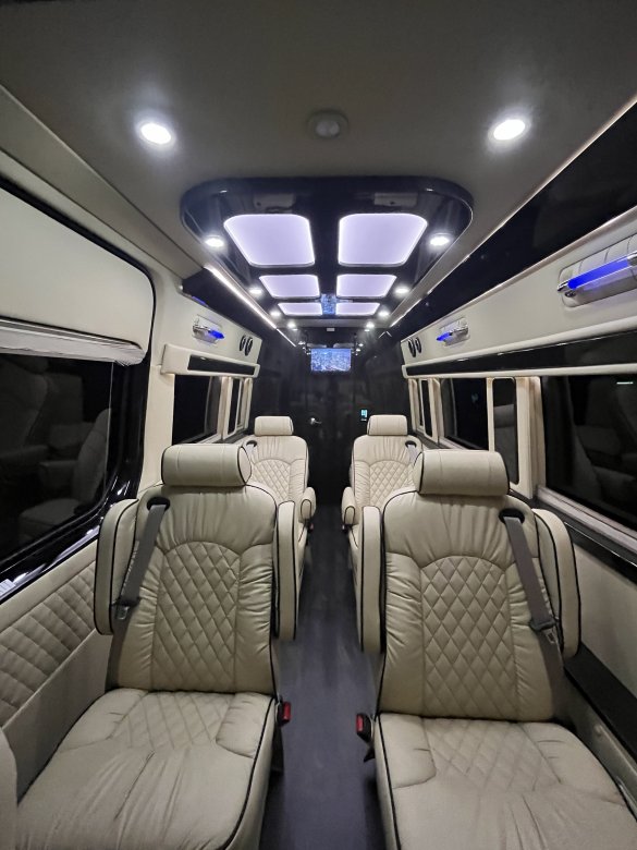 2019 Mercedes-Benz 3500 Daycruiser Sprinter Sprinter for Sale in Richmond, VA - Photo 2