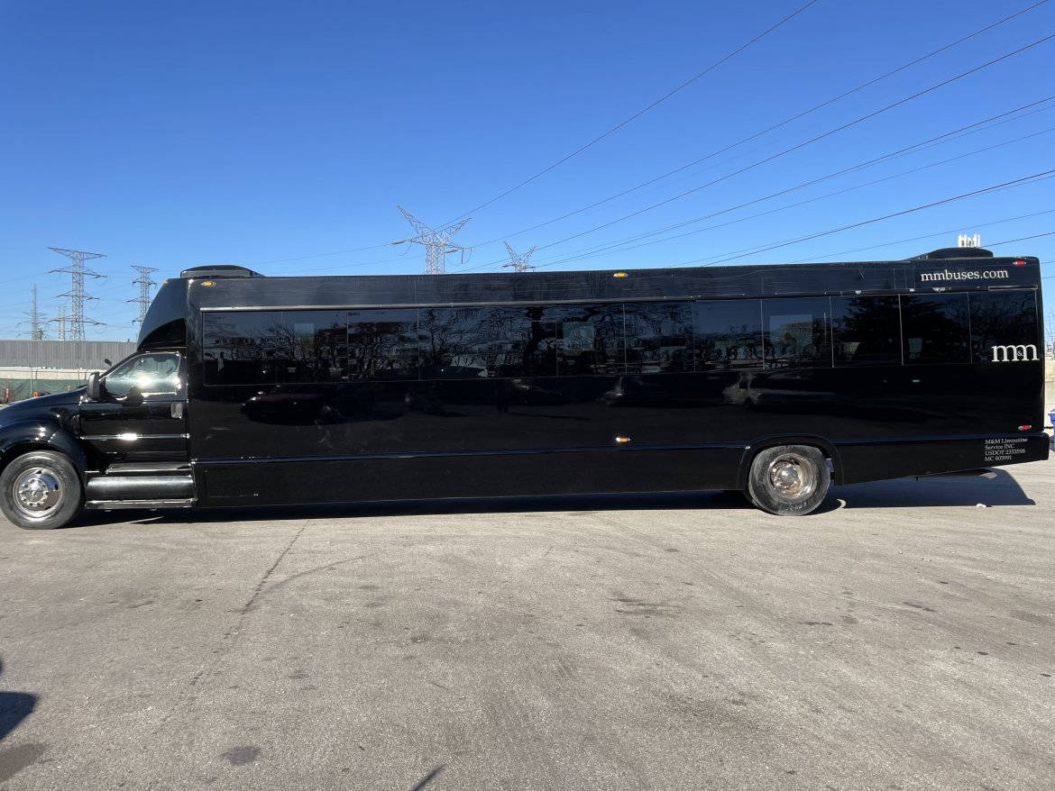 Shuttle Bus for Sale in Des Plaines, IL - Photo 3
