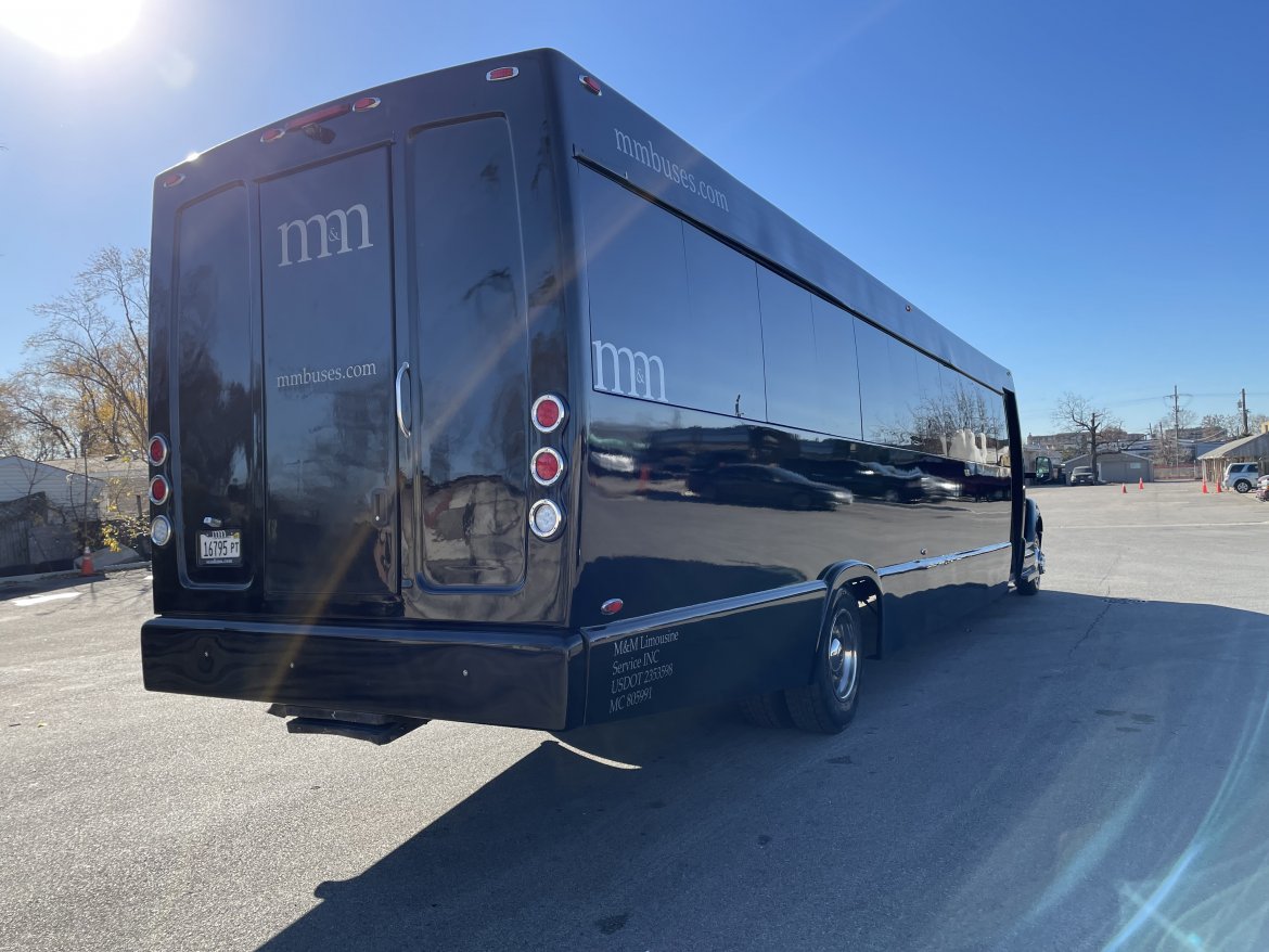 Shuttle Bus for Sale in Des Plaines, IL - Photo 6