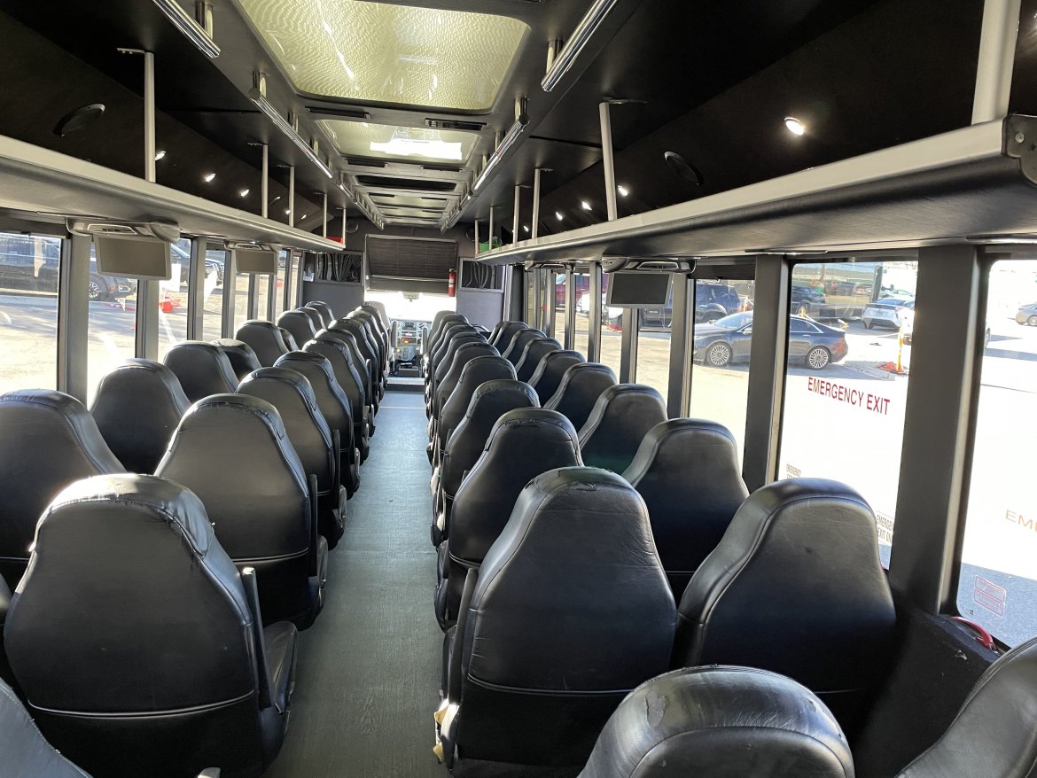 Shuttle Bus for Sale in Des Plaines, IL - Photo 12