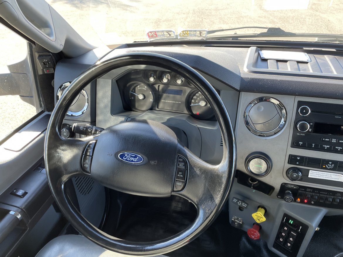 Shuttle Bus for Sale in Des Plaines, IL - Photo 13