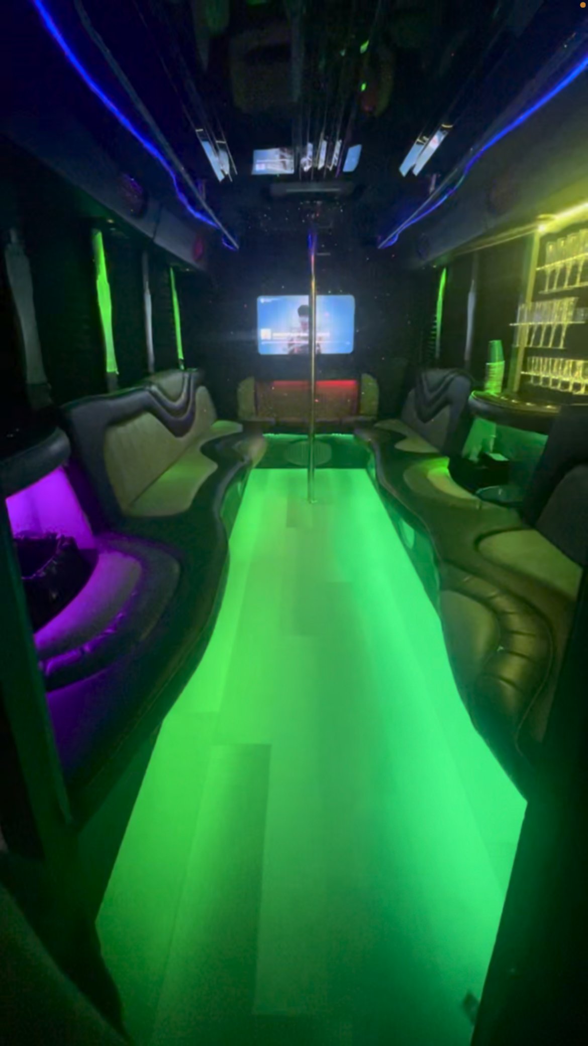 Limo Bus for Sale in Antioch, CA - Photo 4