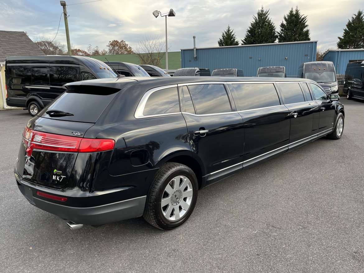 2017 Royale Lincoln MKT 120” 5 Door Limousine - Photo 3