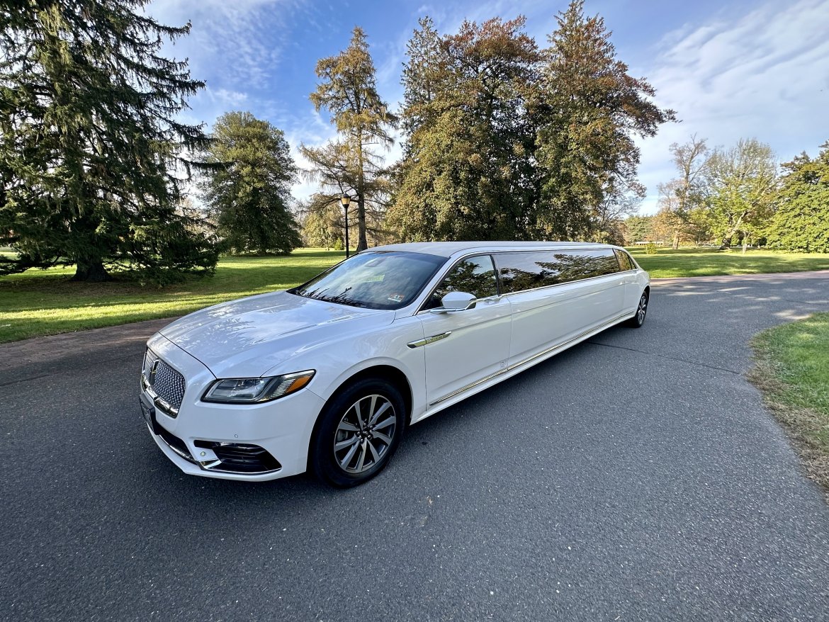 Limousine for sale: 2017 Lincoln Continental 140&quot; by Pinnacle Limousine Mfg.