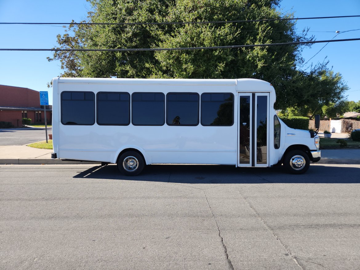 Limo Bus for Sale in Fontana, CA - Photo 8