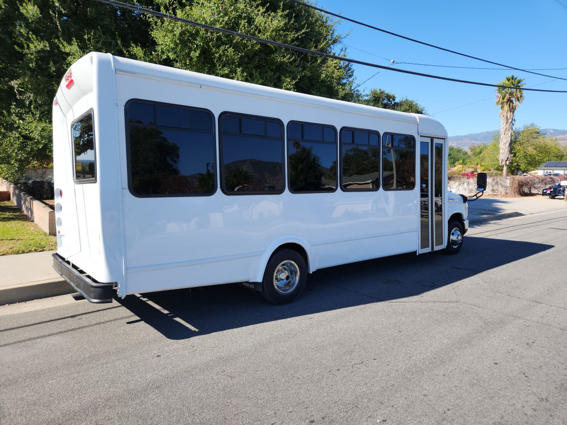 Limo Bus for Sale in Fontana, CA - Photo 9