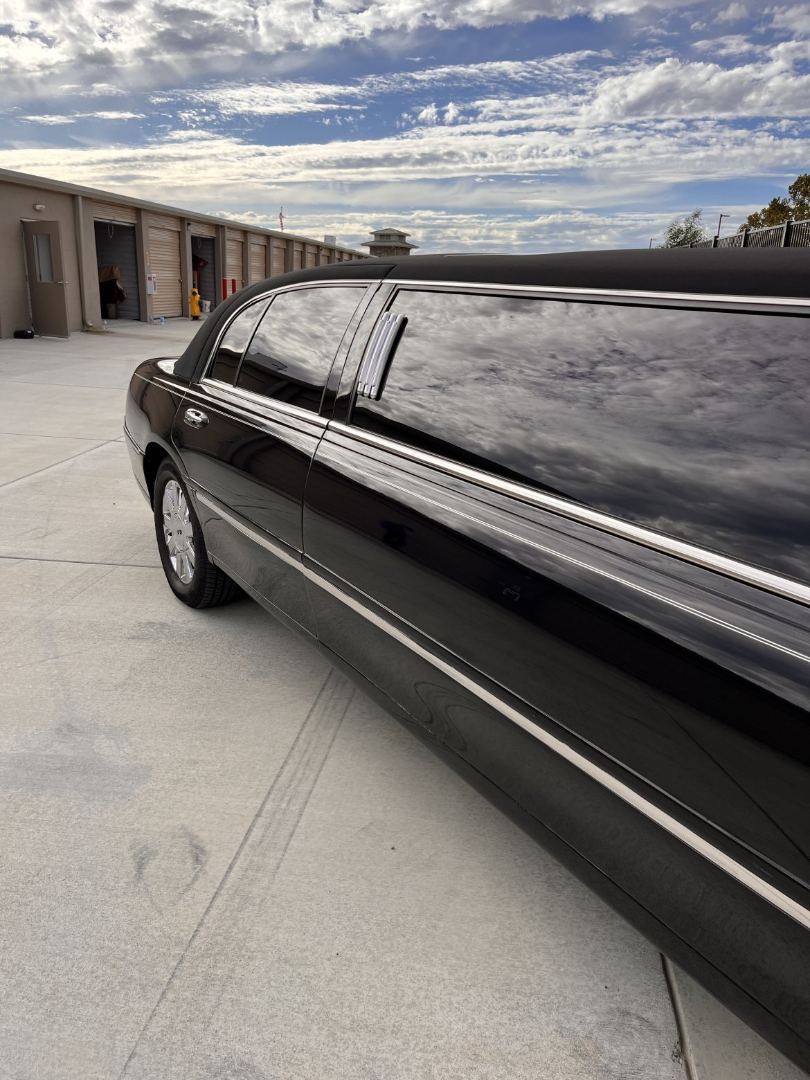 Limousine for Sale in Napa, CA - Photo 5