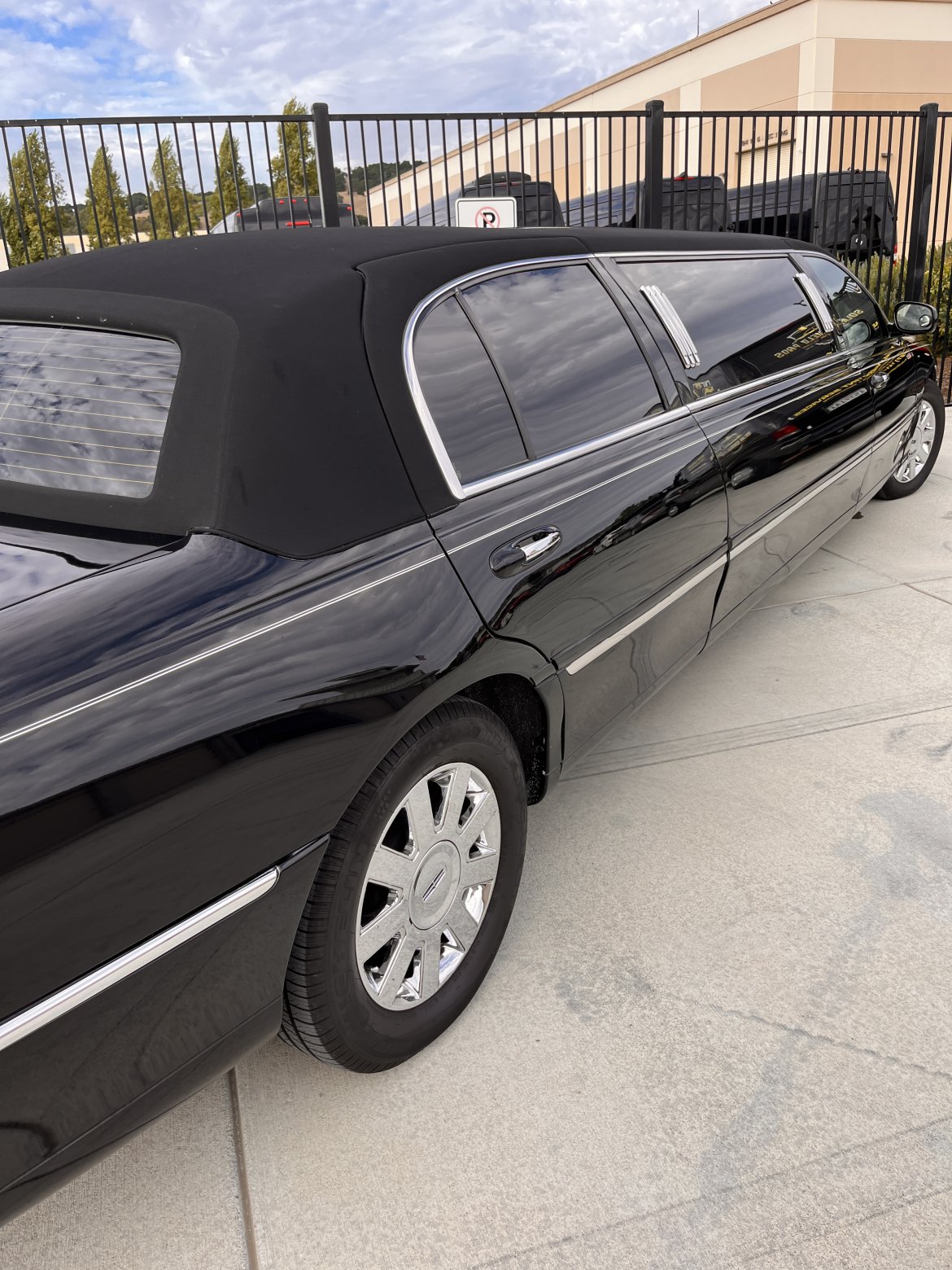 Limousine for Sale in Napa, CA - Photo 13