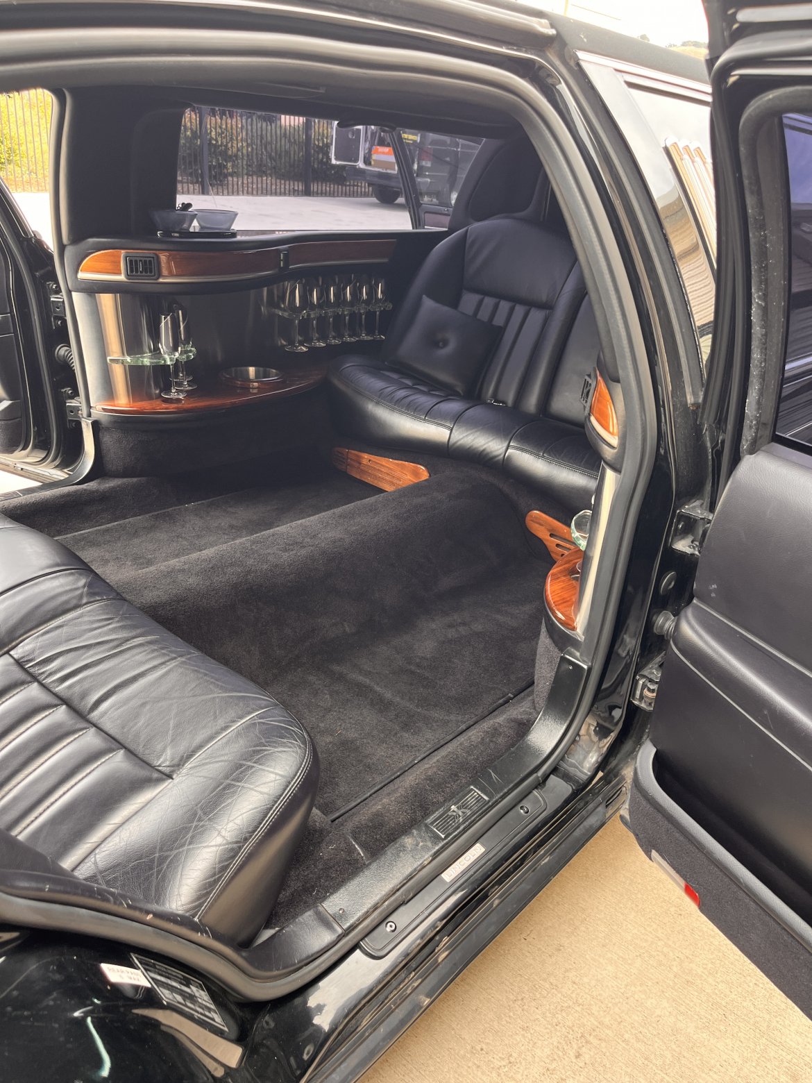 Limousine for Sale in Napa, CA - Photo 15