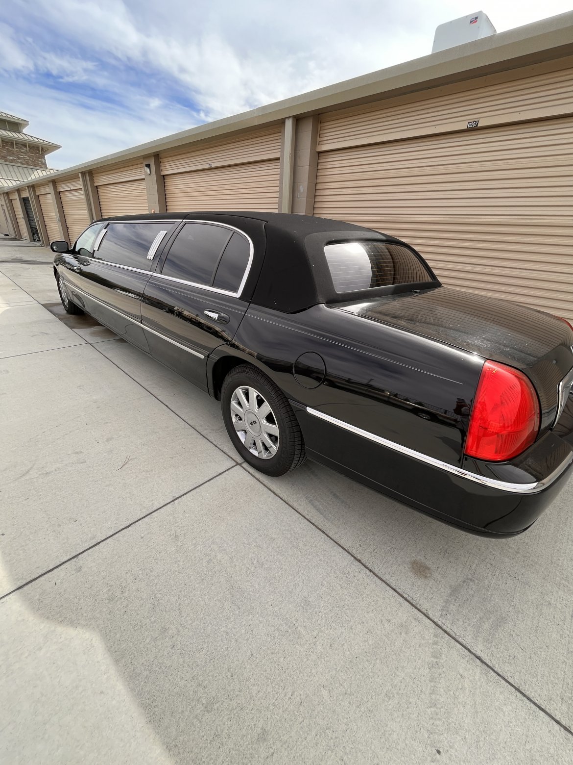 Limousine for Sale in Napa, CA - Photo 26