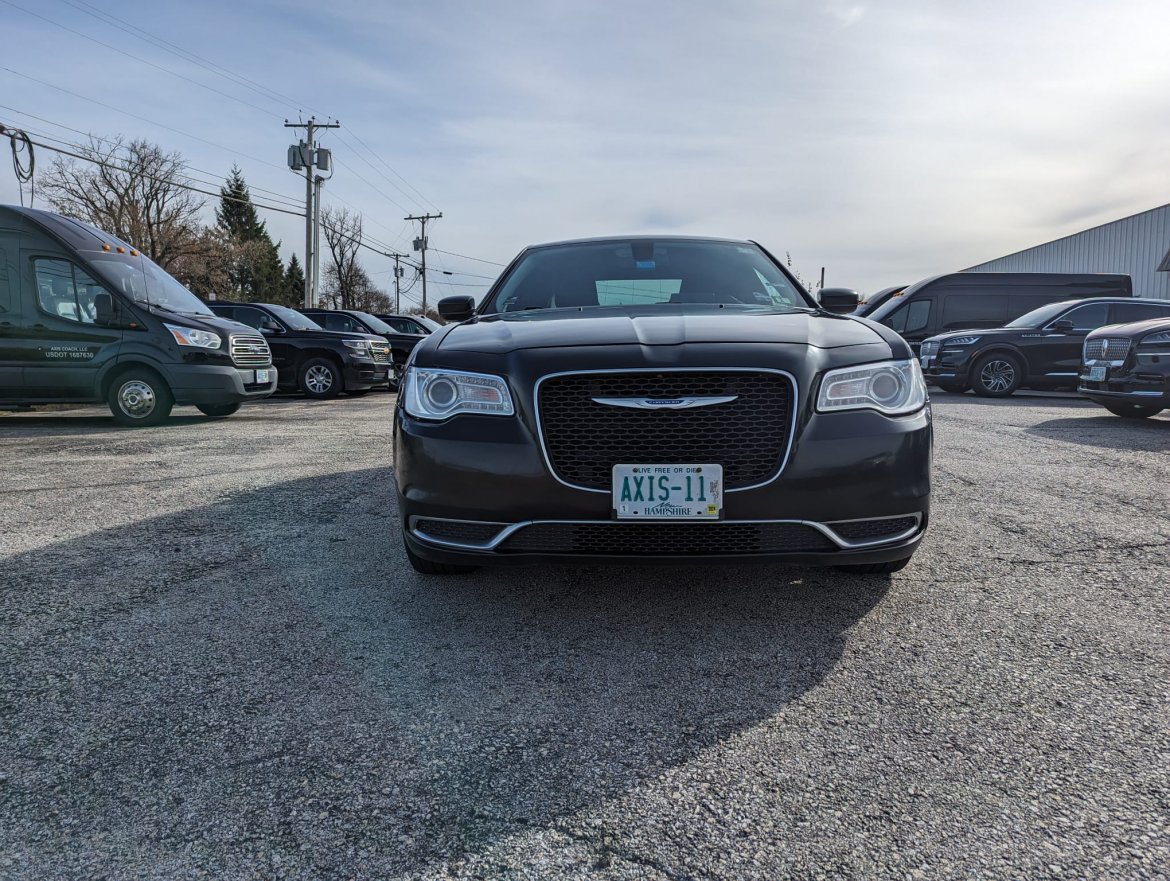 Sedan for sale: 2018 Chrysler 300 Touring