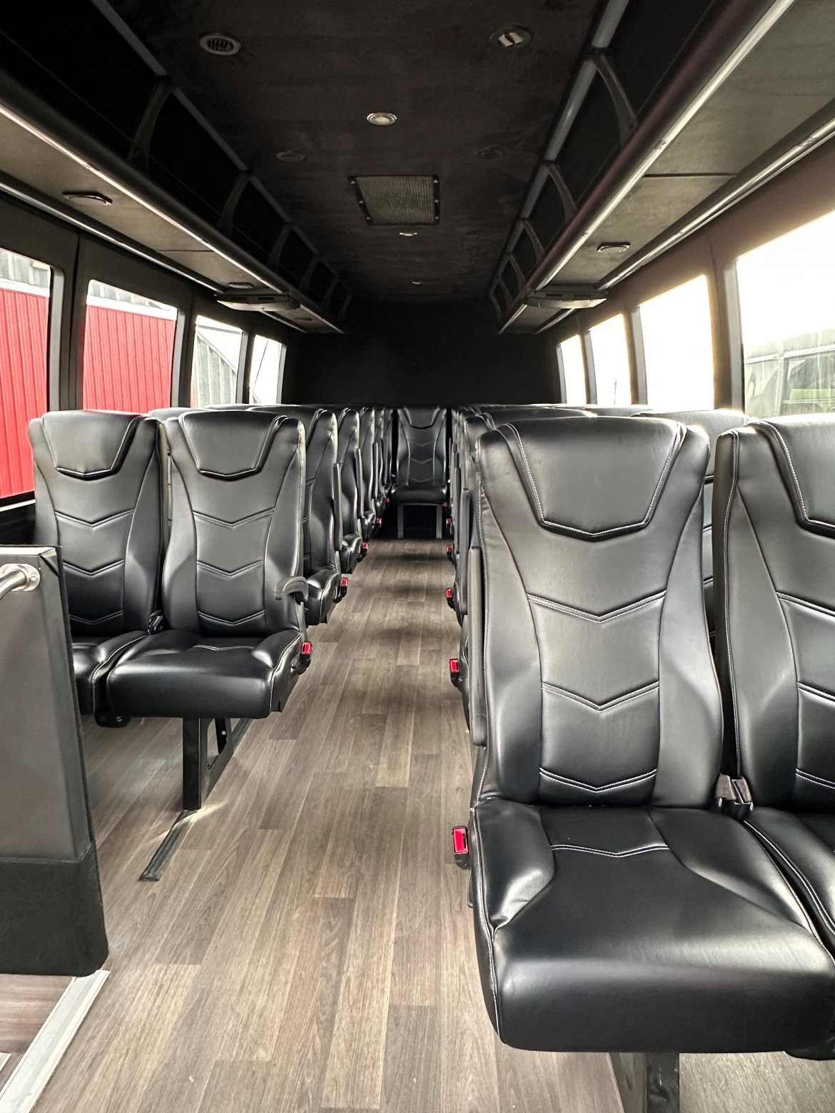 Executive Shuttle for Sale in Grand Island, NE - Photo 9