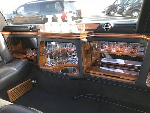 2006 Lincoln Town-Car Limousine for Sale in Oaklyn, NJ - Photo 3